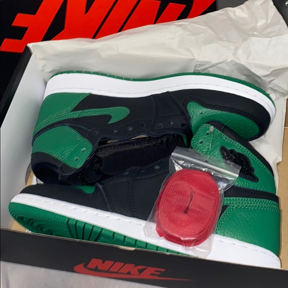Pine Green Jordan 1’s